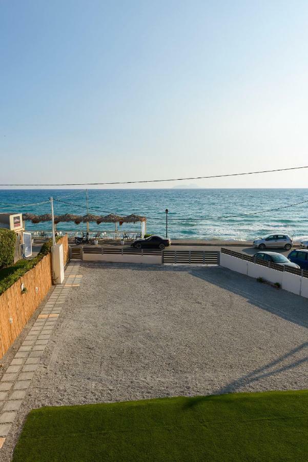 Coral Sea Studio Kokkinos Pirgos Luaran gambar